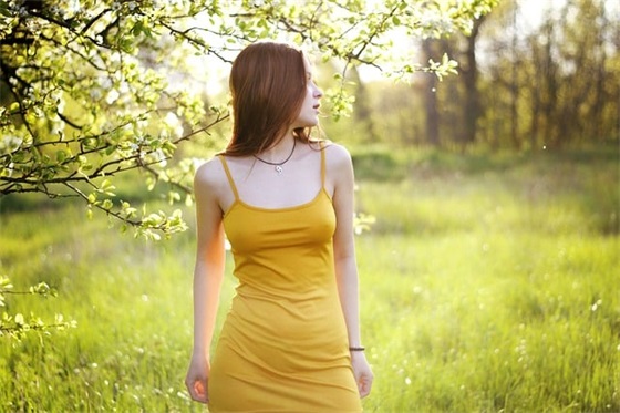 赞扬中老年妇女美好的成语语句(赞美老年妇女美的句子)